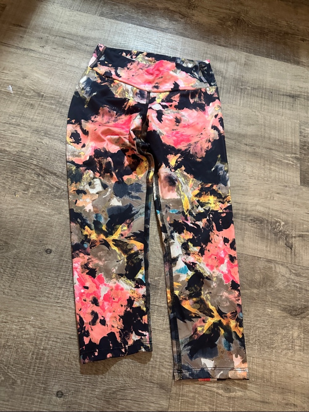 Abstract Floral Print Cropped Leggings - Coral, Black & Gold